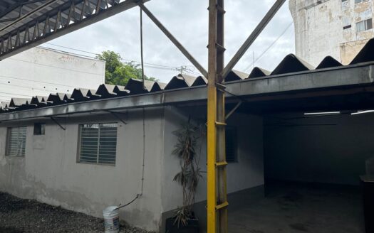 Bodega con Oficinas en Renta en Av España