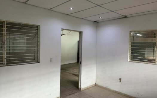 Bodega con Oficinas en Renta en Av España