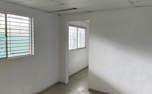 Bodega con Oficinas en Renta en Av España