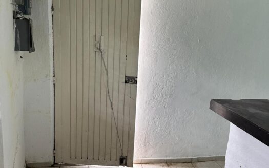 Bodega con Oficinas en Renta en Av España