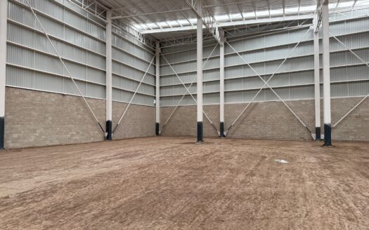 NAVE INDUSTRIAL EN RENTA, ZONA AEROPUERTO 3,000 m²