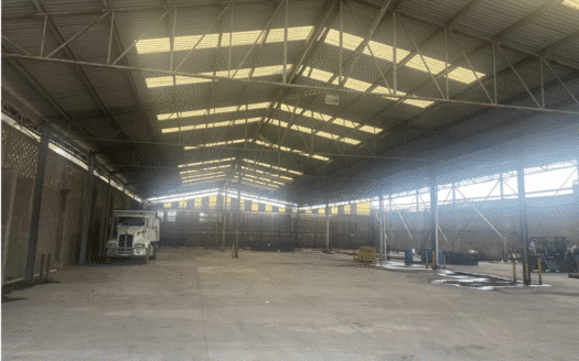 BODEGA  2,100m2 EN RENTA/VENTA ZONA AEROPUERTO